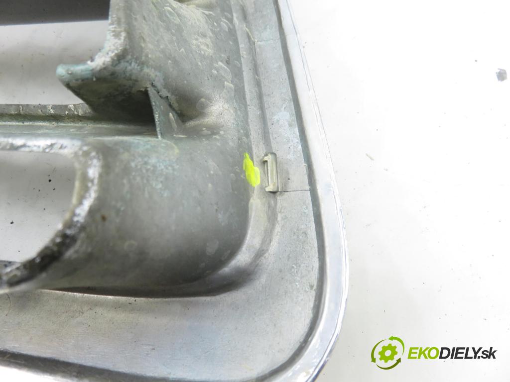 SUZUKI VITARA (ET, TA, TD) TERENOWY 1996 64,00 2.0 TD Intercooler Napęd na wszystkie koła (SV420D 1998,00 mřížka / maska
