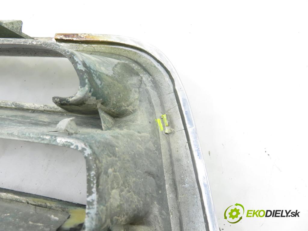 SUZUKI VITARA (ET, TA, TD) TERENOWY 1996 64,00 2.0 TD Intercooler Napęd na wszystkie koła (SV420D 1998,00 mřížka / maska