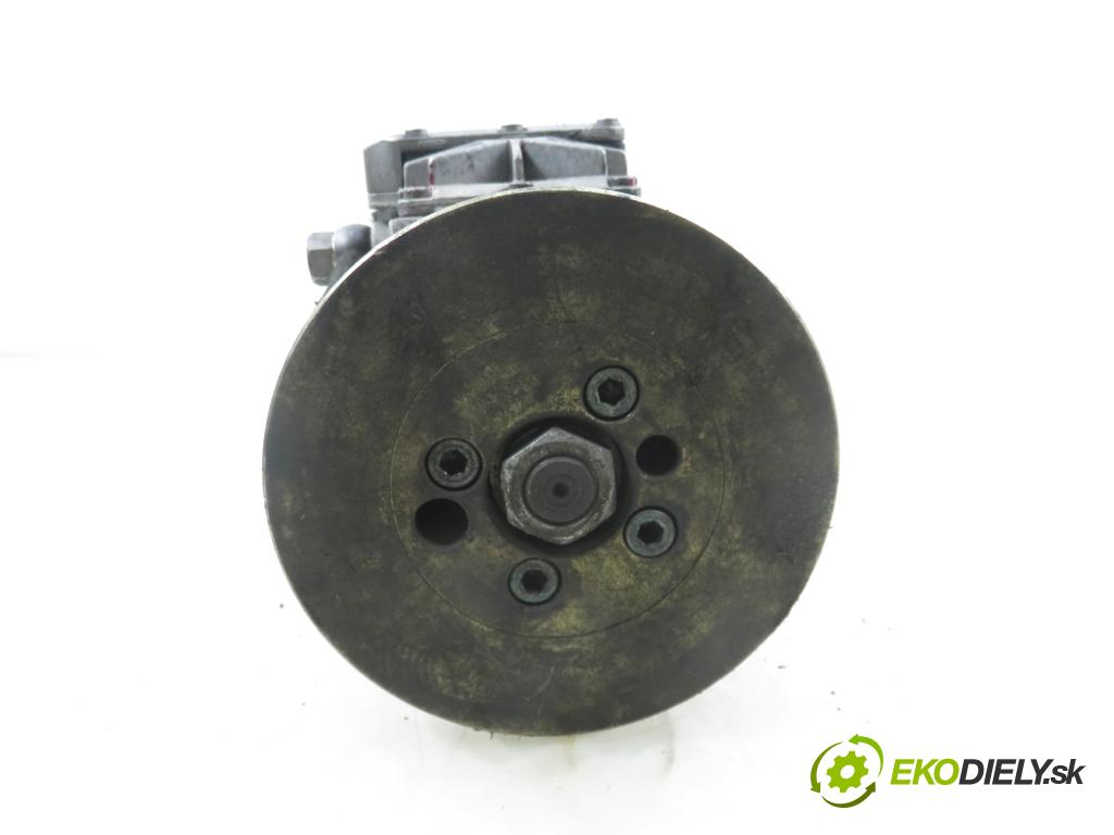 AUDI A4 (8E2, B6) SEDAN 2002 132,00 2.5 TDI quattro - AKE 2496,00 Pumpa vstrekovacia 059130106L ; 0470506033 ; 0281010889 (Vstrekovacie čerpadlo)