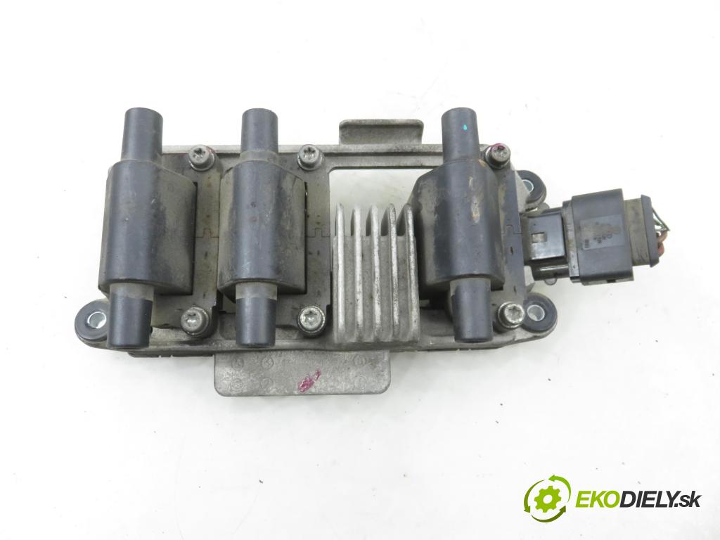AUDI A6 Avant (4B5, C5) KOMBI 2002 125,00 2.4 quattro - BDV 2393,00 cívka zapalovací 5DA358057291