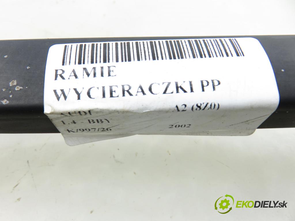 AUDI A2 (8Z0) HB 2002 55,00 1.4 - BBY 1390,00 RAMENO: stěrače PP