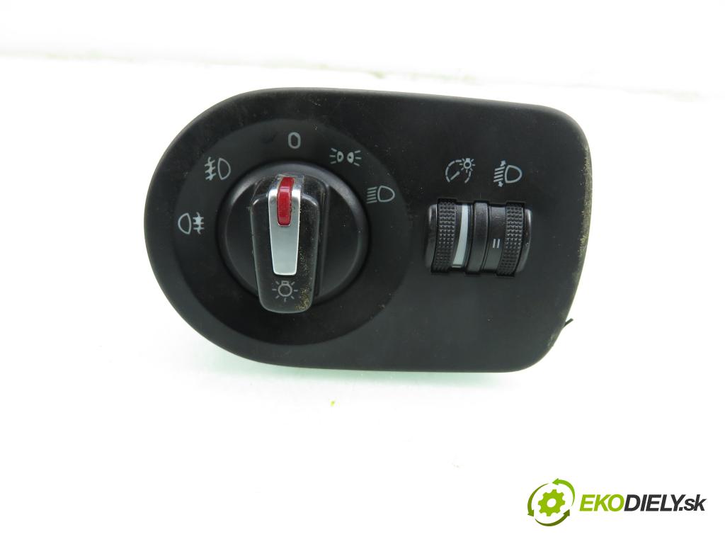 SEAT LEON (1P1) HB 2009 92,00 1.4 TSI - CAXC 1390,00 prepínač svetlá