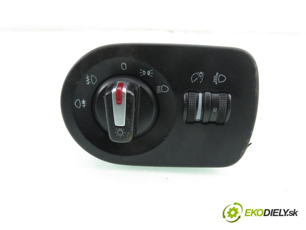 SEAT LEON (1P1) HB 2009 92,00 1.4 TSI - CAXC 1390,00 prepínač svetlá