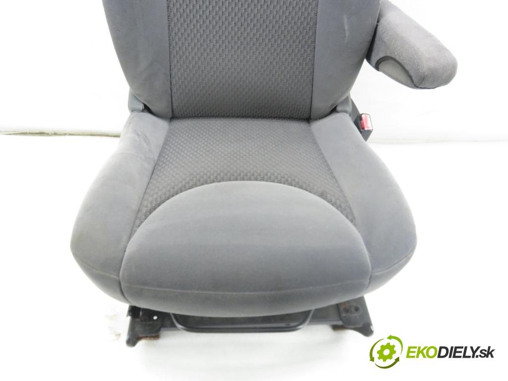 FIAT SCUDO (270_, 272_) BUS 2010 100,00 2.0 D Multijet - RHR 1997,00 Sedadlo CESTUJÚCI/PP