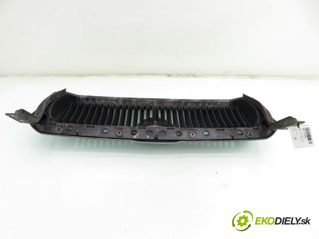 SKODA OCTAVIA I (1U2) LIFTBACK 2000 66,00 1.9 TDI - ALH 1896,00 mřížka / maska 1U0853651C