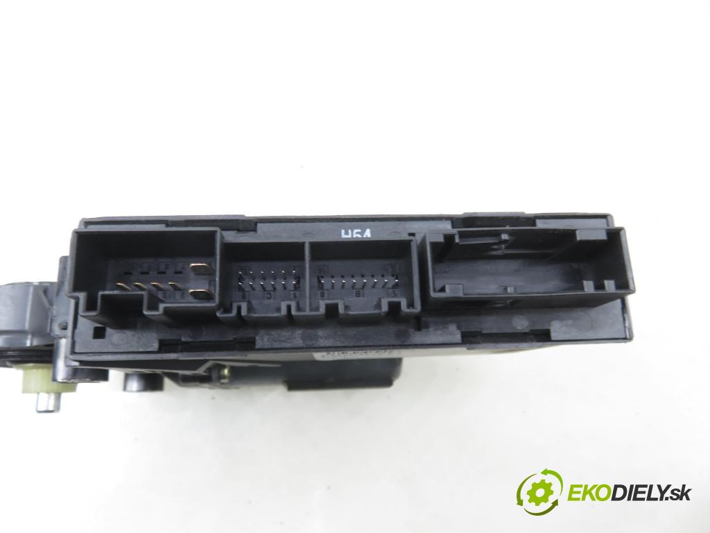 AUDI A2 (8Z0) HB 2002 55,00 1.4 - BBY 1390,00 Motorček sťahovania okien pravé zadné 8Z0959802B ; 5WK48056BF