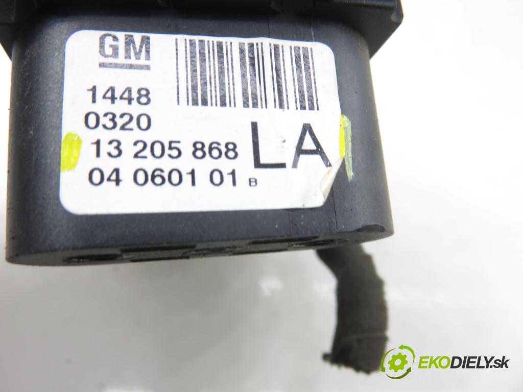 OPEL ZAFIRA B (A05) MINIVAN 2008 88,00 1.9 CDTI 8V 120 - Z 19 DT 1910,00 přepínač světla 13205868LA