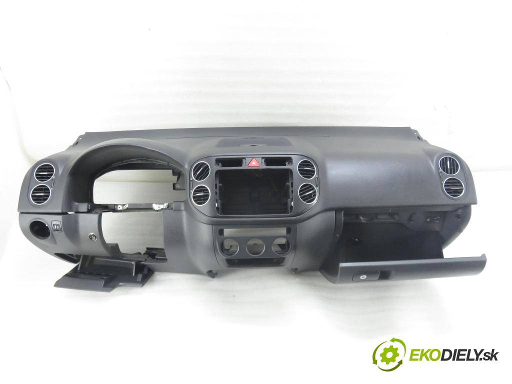 VW GOLF PLUS (5M1, 521) HB 2007 77,00 1.9 TDI - BLS 1896,00 palubovka