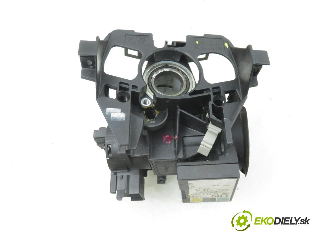 OPEL MERIVA A nadwozie wielkoprzestrzenne (MPV) (X03) HB 2004 74,00 1.6 16V - Z 16 XE 1598,00 spínačka 90589389 ; 5WK47631 ; 13144390 (Spínací skříňka)