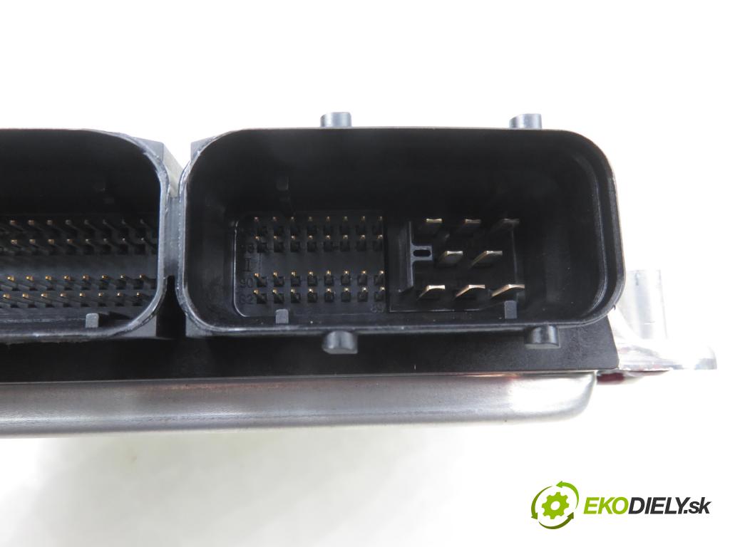 AUDI A4 Avant (8E5, B6) KOMBI 2004 96,00 1.9 TDI PD 130 - AVF 1896,00 Riadiaca jednotka Motor 038906019LJ ; 0281011222