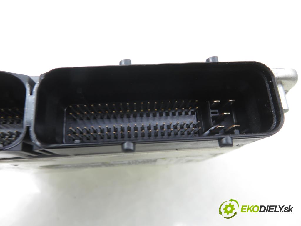 AUDI A4 Avant (8E5, B6) KOMBI 2004 96,00 1.9 TDI PD 130 - AVF 1896,00 Riadiaca jednotka Motor 038906019LJ ; 0281011222