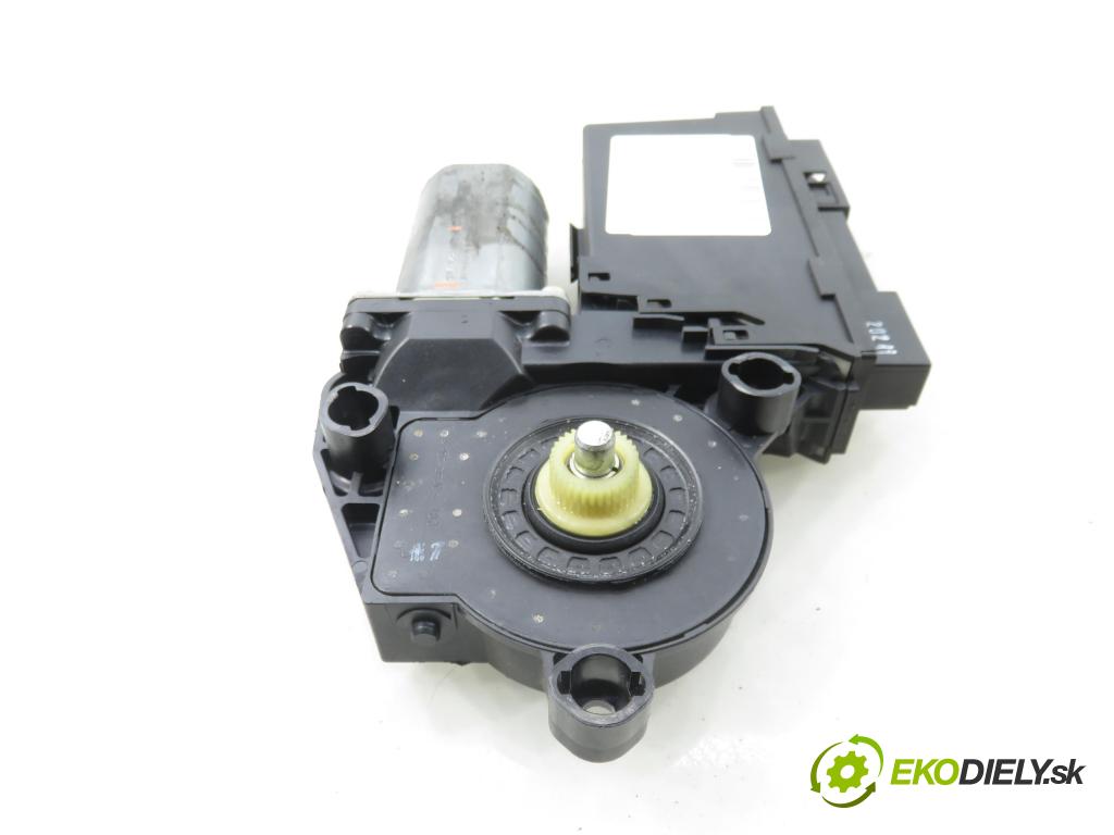 AUDI A2 (8Z0) HB 2002 55,00 1.4 - BBY 1390,00 Motorček sťahovania okien PP 8Z1959802A ; 5WK48054BF ; 0130821765
