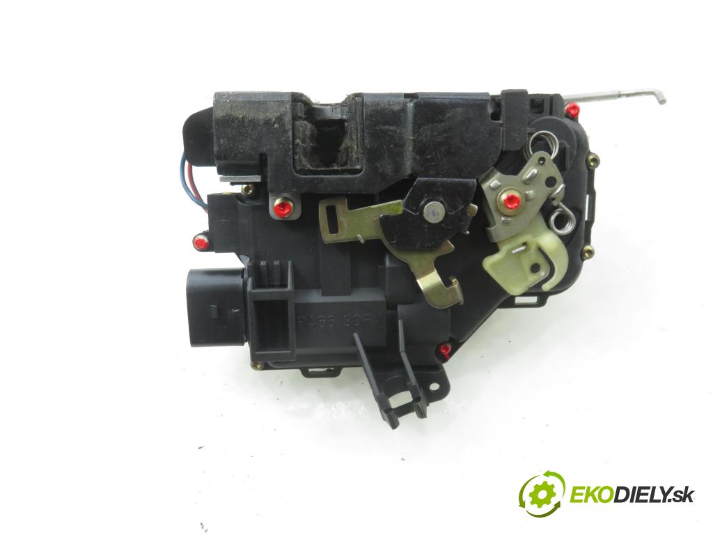AUDI A2 (8Z0) HB 2002 55,00 1.4 - BBY 1390,00 zámok 8Z1837015D