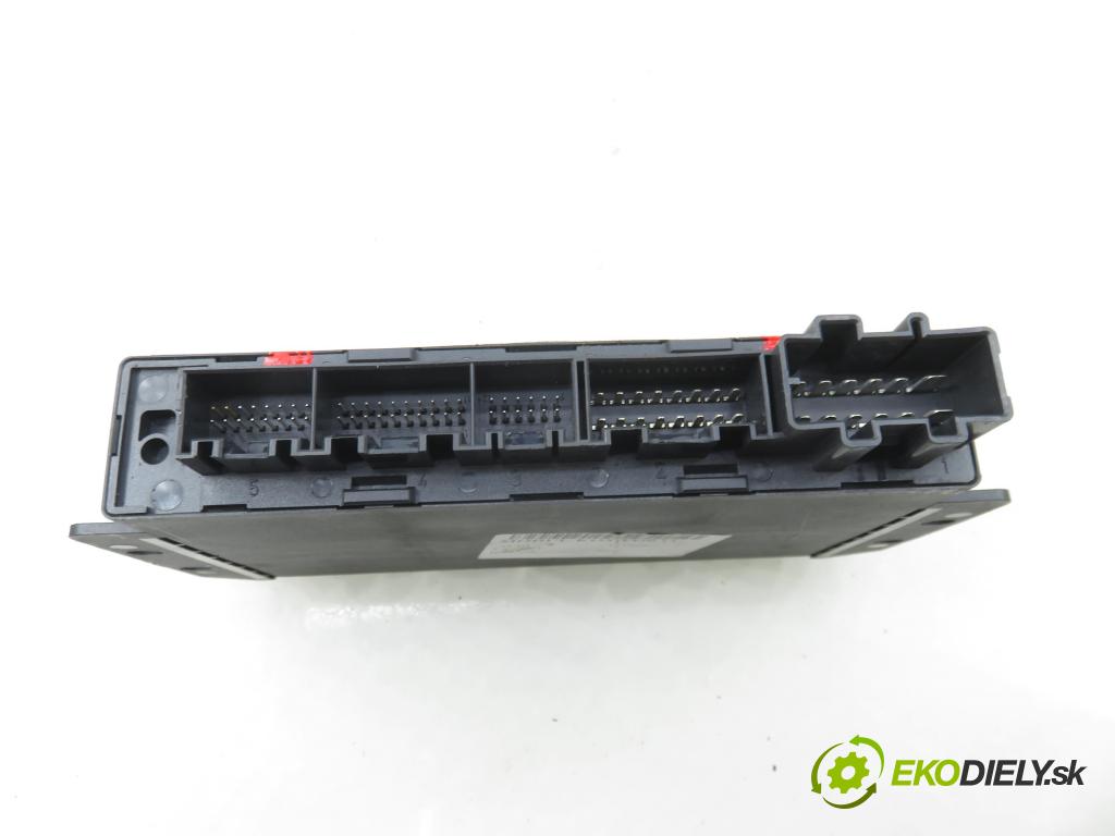 AUDI A2 (8Z0) HB 2002 55,00 1.4 - BBY 1390,00 MODUL komfortu 8Z0959433T