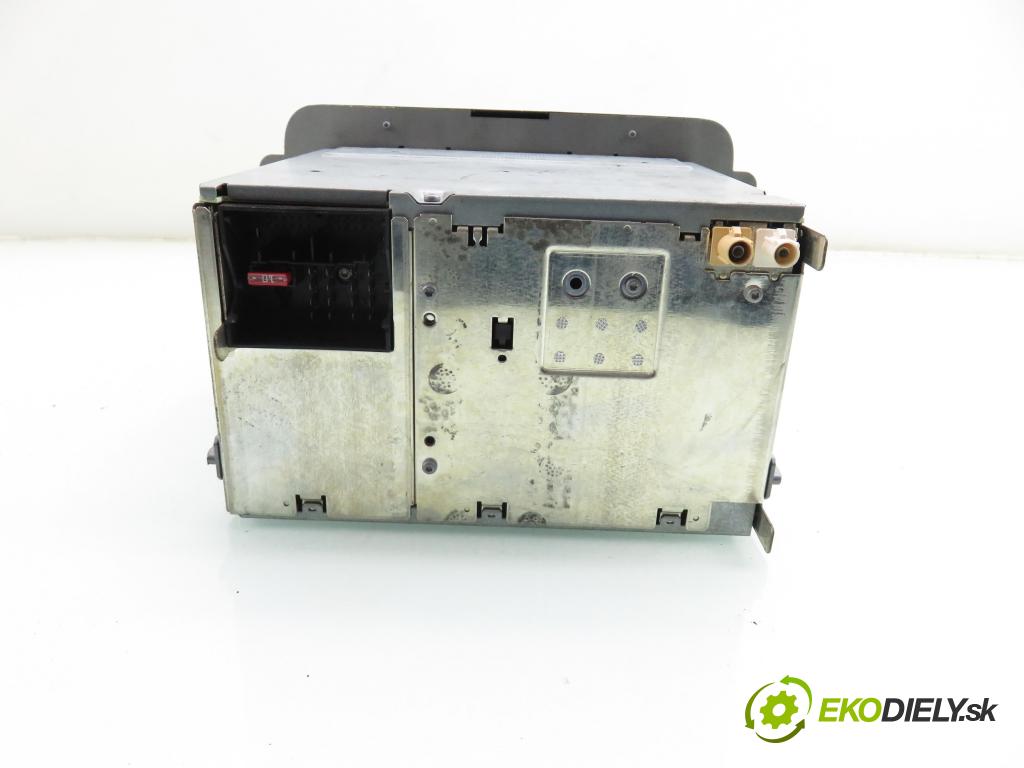 VW GOLF V (1K1) HB 2006 66,00 1.9 TDI - BXF 1896,00 RADIO CD 1K0035186R