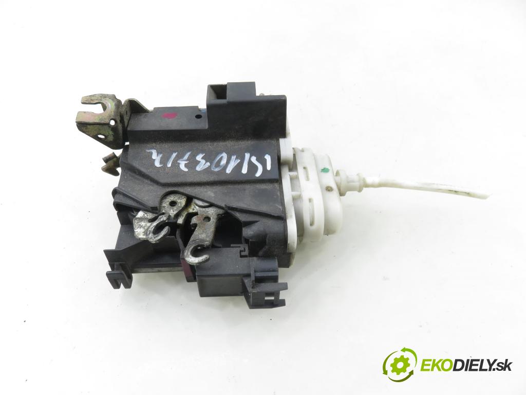 AUDI A4 (8D2, B5) SEDAN 1996 74,00 1.6 8V 100 - ADP 1595,00 zámok LPM 8D1837015E