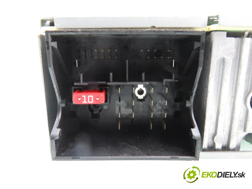PEUGEOT 5008 (0U_, 0E_) MINIVAN 2010 110,00 2.0 HDi 150 / BlueHDi 150 - RHE (DW10CTED4) 1997,00 RADIO CD 7649145392 ; 9666959577