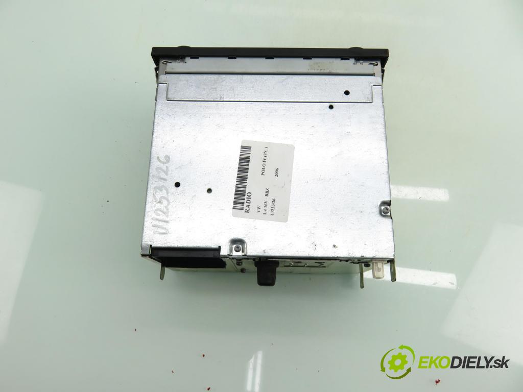 VW POLO (9N_) HB 2006 74,00 1.4 16V - BBZ 1390,00 RADIO CD