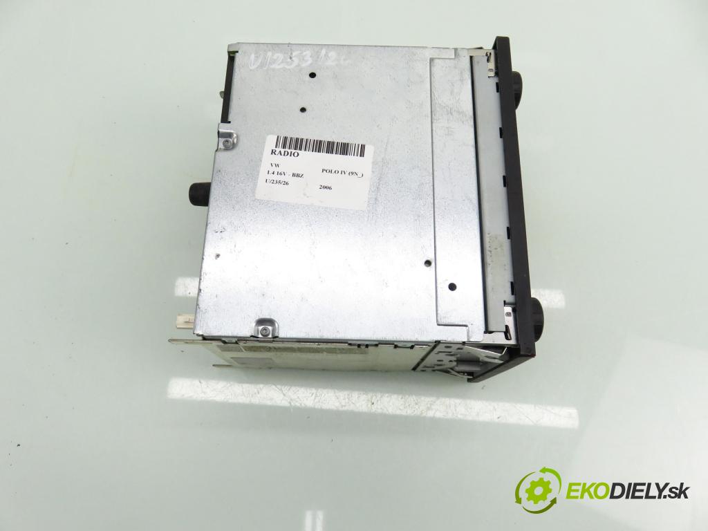 VW POLO (9N_) HB 2006 74,00 1.4 16V - BBZ 1390,00 RADIO CD