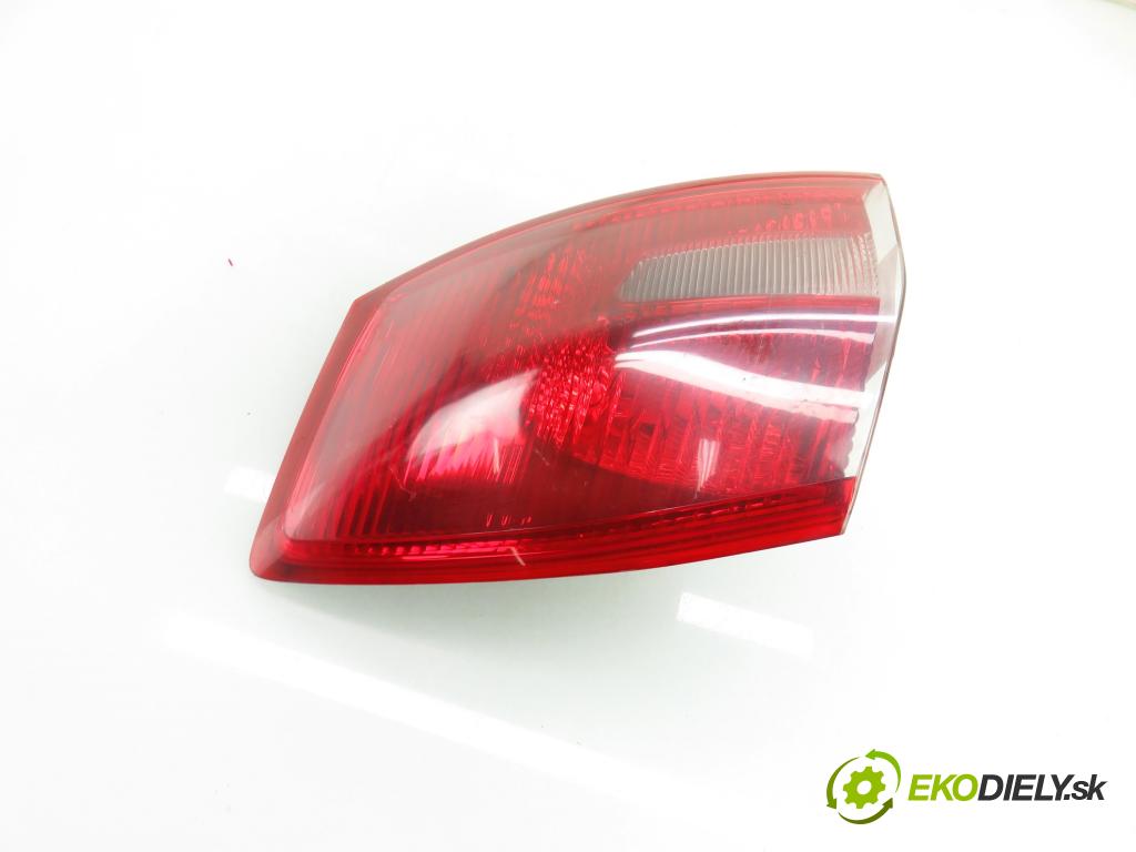 FORD KUGA I SUV 2010 120,00 2.0 TDCi 4x4 - TXDA 1997,00 světlo pravé zadní