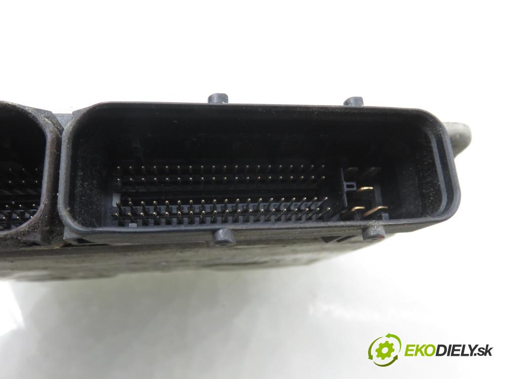 SEAT LEON (1M1) HB 2000 81,00 1.9 TDI 110 - ASV 1896,00 řídící jednotka motora 0281010062 ; 038906012AT