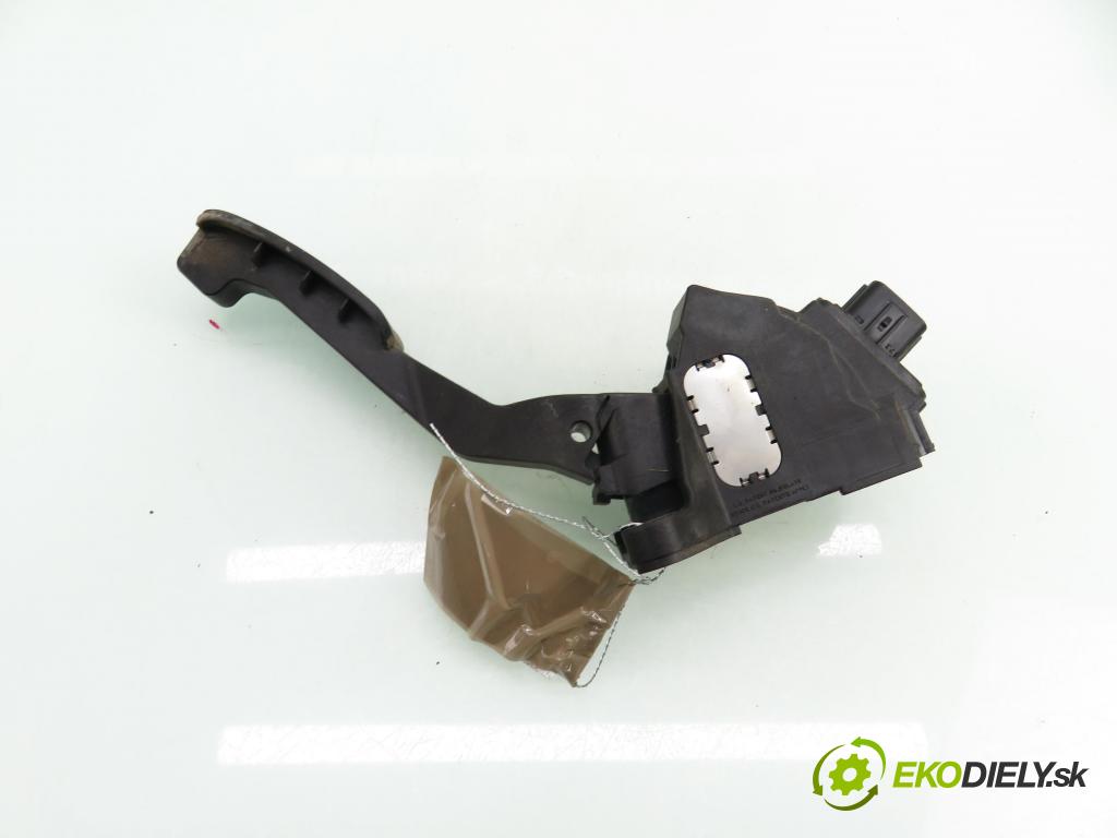 TOYOTA YARIS (_P9_) HB 2006 66,00 1.4 D-4D (NLP90_) - 1ND-TV 1364,00 potenciometr plynového pedálu 781100D010 (Potenciometr plynového pedálu)