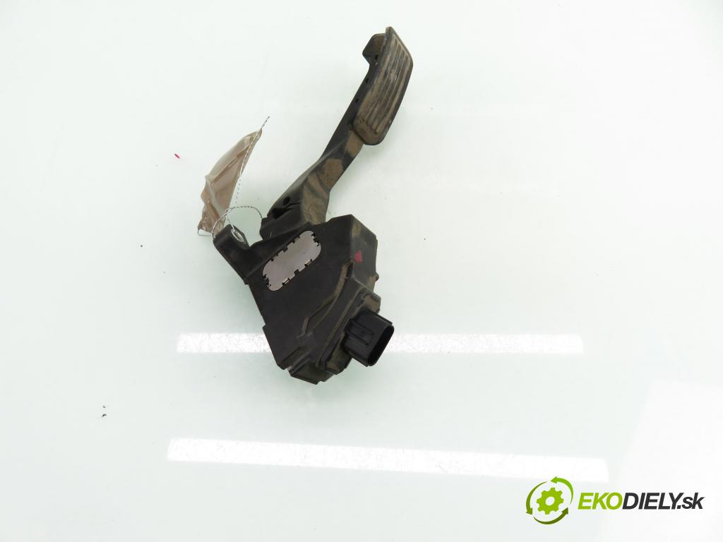 TOYOTA YARIS (_P9_) HB 2006 66,00 1.4 D-4D (NLP90_) - 1ND-TV 1364,00 potenciometr plynového pedálu 781100D010 (Potenciometr plynového pedálu)