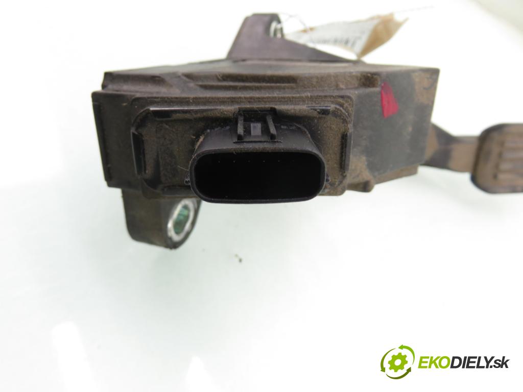TOYOTA YARIS (_P9_) HB 2006 66,00 1.4 D-4D (NLP90_) - 1ND-TV 1364,00 potenciometr plynového pedálu 781100D010 (Potenciometr plynového pedálu)