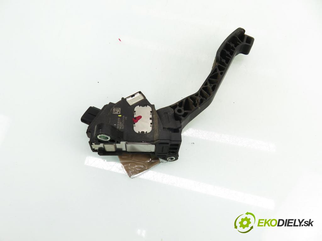 TOYOTA YARIS (_P9_) HB 2006 66,00 1.4 D-4D (NLP90_) - 1ND-TV 1364,00 potenciometr plynového pedálu 781100D010 (Potenciometr plynového pedálu)