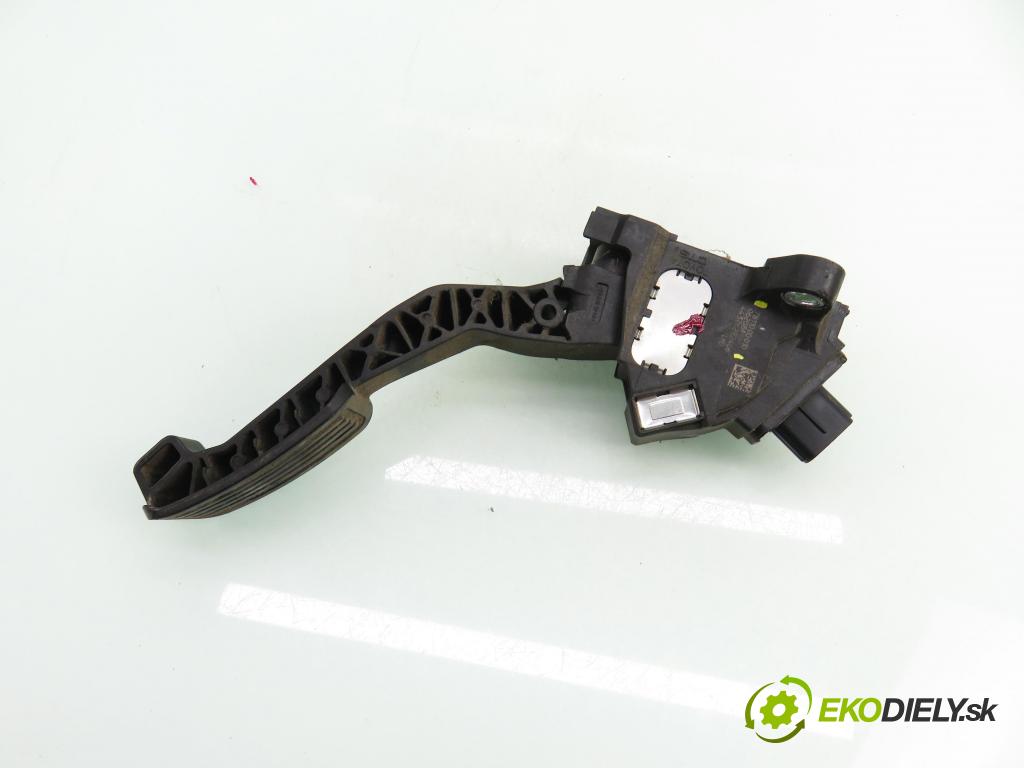 TOYOTA YARIS (_P9_) HB 2006 66,00 1.4 D-4D (NLP90_) - 1ND-TV 1364,00 potenciometr plynového pedálu 781100D010 (Potenciometr plynového pedálu)