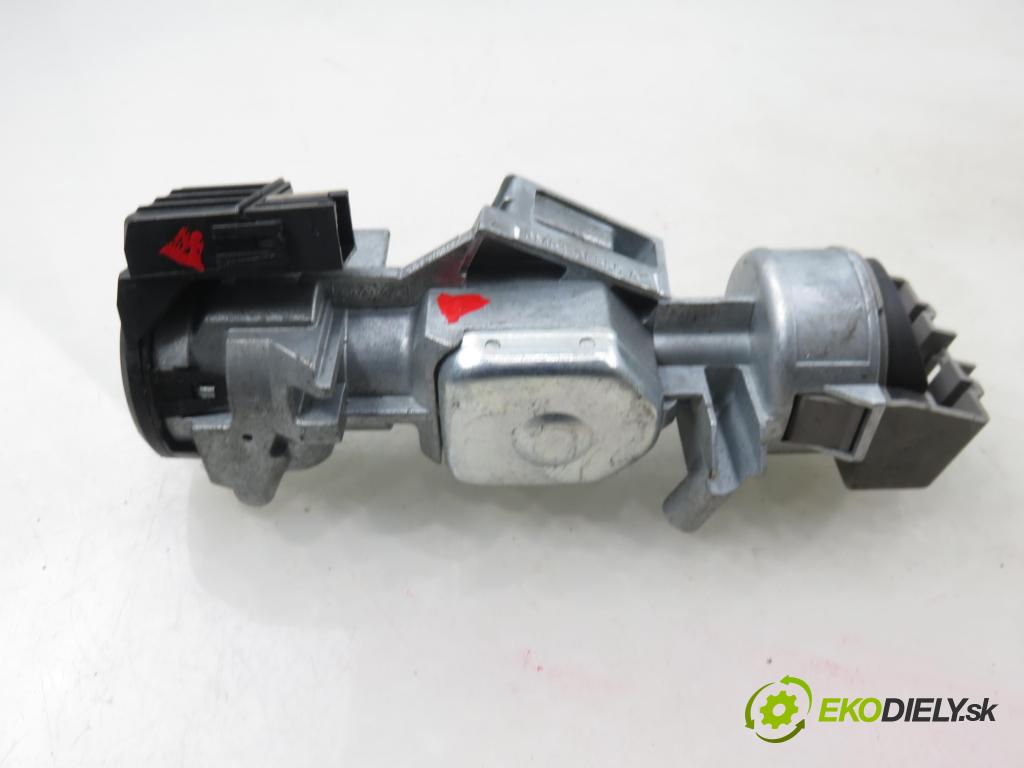 FORD FOCUS C-MAX (DM2) MINIVAN 2007 74,00 1.6 - HWDA 1596,00 spinačka / zámky 3M513F880AC