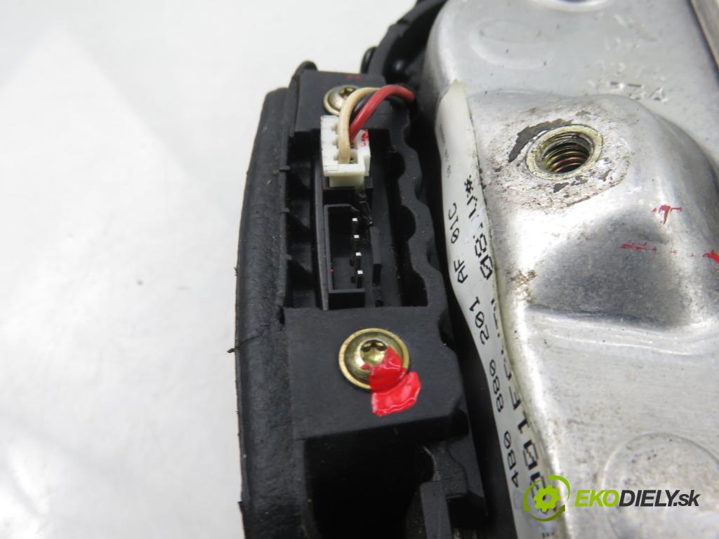 AUDI A4 (8D2, B5) SEDAN 2000 110,00 2.5 TDI - AKN 2496,00 AirBag air BAG volantu 4B0880201AF