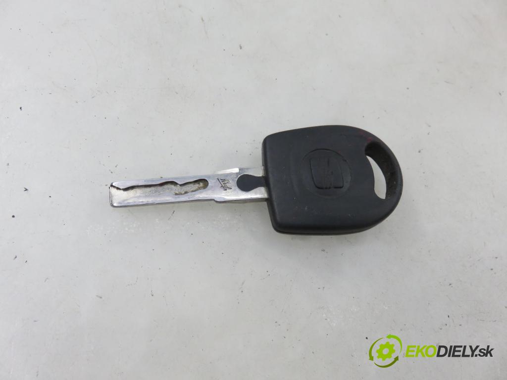 SEAT LEON (1M1) HB 2000 81,00 1.9 TDI - ASV 1896,00 spinačka / zámky 4B0905851C