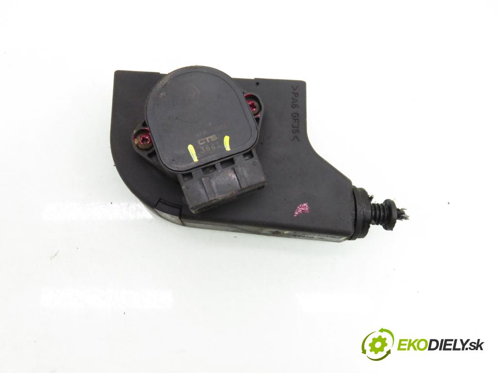 RENAULT SCENIC I (JA0/1_) MINIVAN 2000 72,00 1.9 dTi (JA0N) - F9Q 731 1870,00 potenciometr plynového pedálu 7700431916 ; CTS3641 (Potenciometr plynového pedálu)