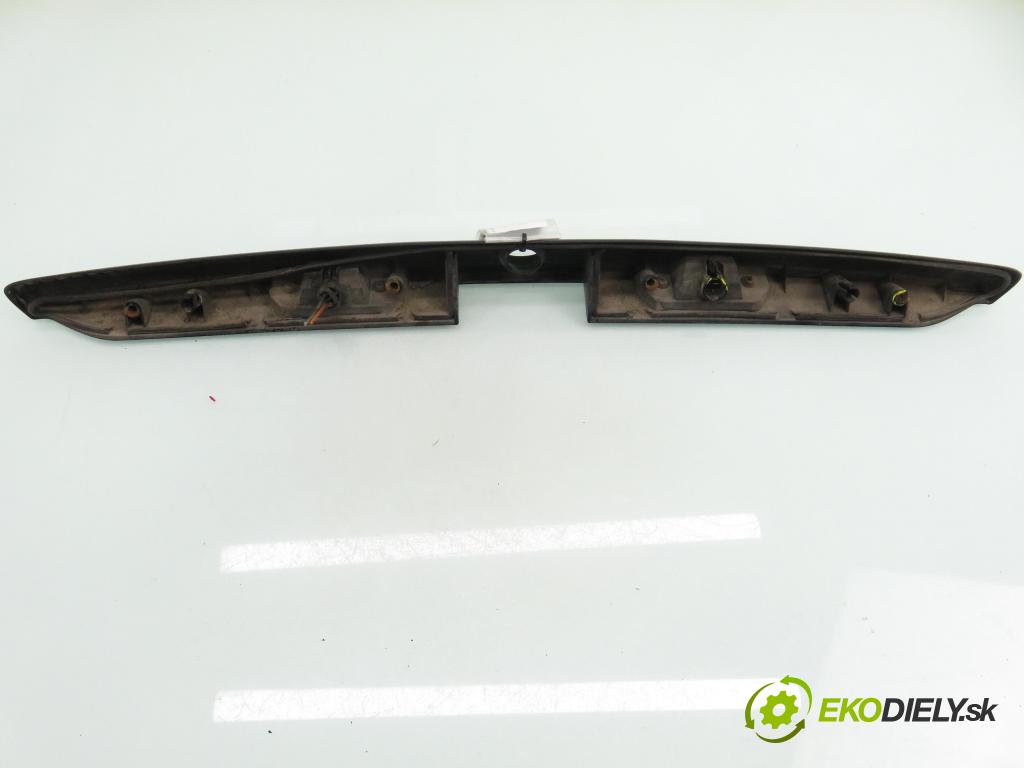SKODA OCTAVIA I (1U2) LIFTBACK 2000 66,00 1.9 TDI - ALH 1896,00 zadní část - čelo dveří kufr 1U6827577H
