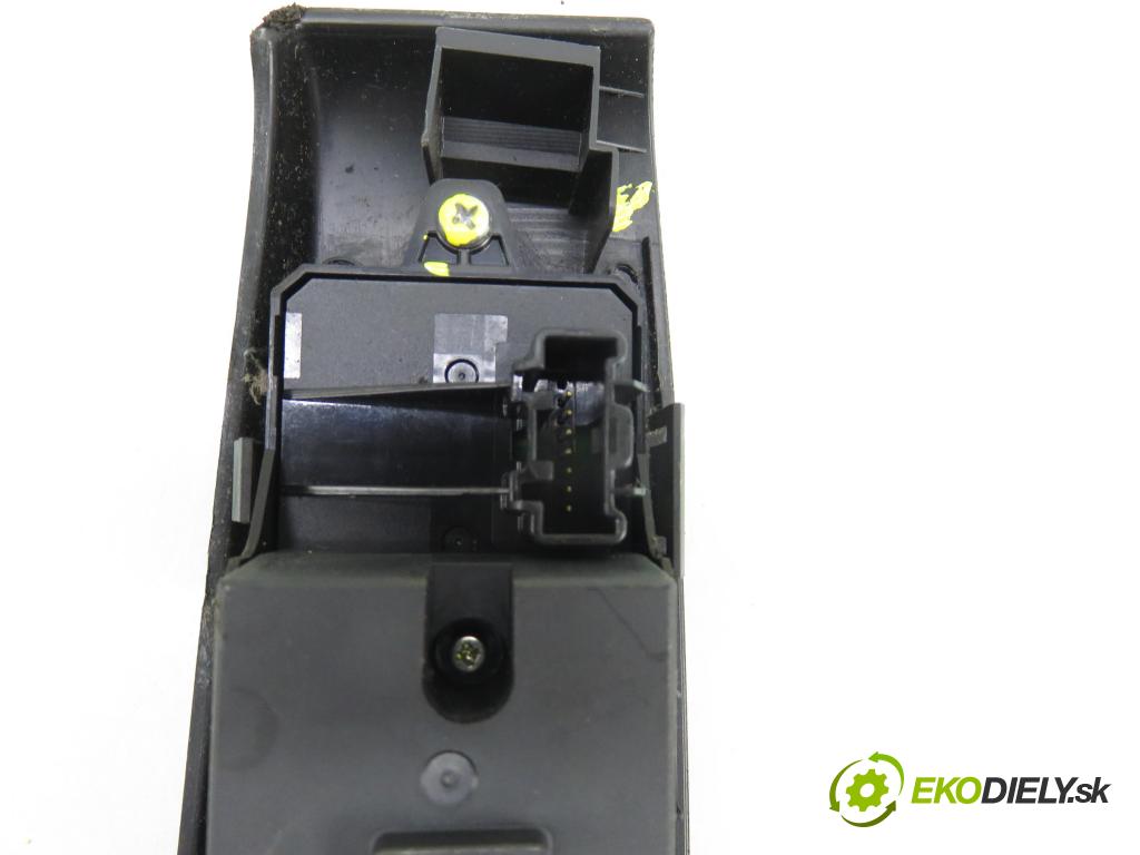MAZDA 5 (CR19) MINIVAN 2006 85,00 1.8 1798,00 Panel ovládaní oken CC64684L6D ; CC64684L6