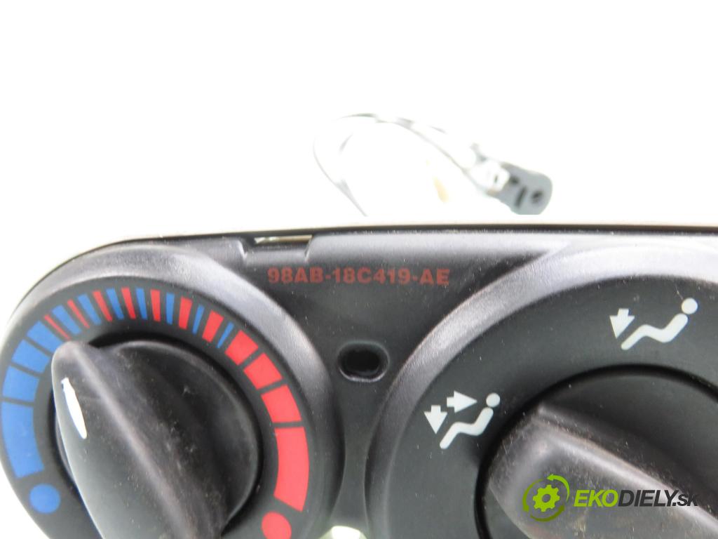 FORD FOCUS (DAW, DBW) HB 1999 74,00 1.6 16V - FYDC 1596,00 Panel topení KLIMATIZACE: 98AB18C419