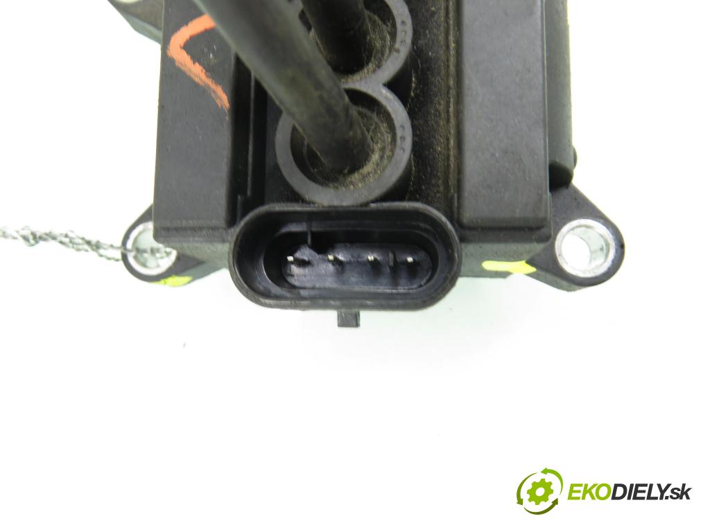 RENAULT CLIO II (BB_, CB_) HB 2003 55,00 1.2 16V (BB05, BB0W, BB11, BB27, BB2T, BB2U, BB2V, 1149,00 cívka zapalovací U6036
