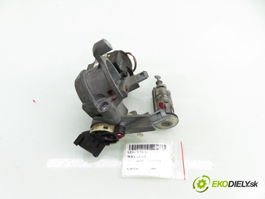 MITSUBISHI COLT VI (Z3_A, Z2_A) HB 2009 70,00 1.3 MIVEC 95 - 4A90 1332,00 spinačka / zámky 4408A040 ; MR587813 ; 5WK45107