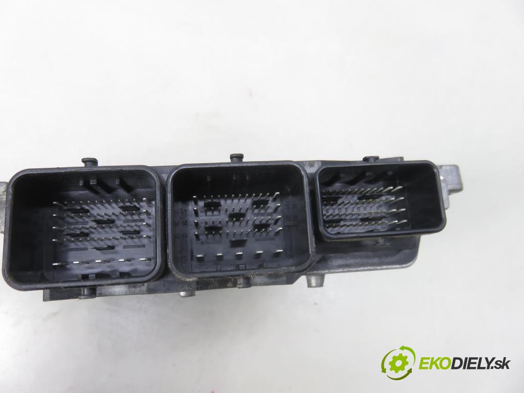 FORD KUGA I SUV 2010 120,00 2.0 TDCi 4x4 - TXDA 1997,00 řídící jednotka motora AV4112A650DF