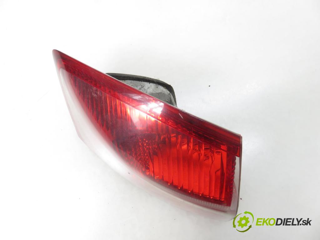 FORD KUGA I SUV 2010 120,00 2.0 TDCi 4x4 - TXDA 1997,00 světlo levé zadní