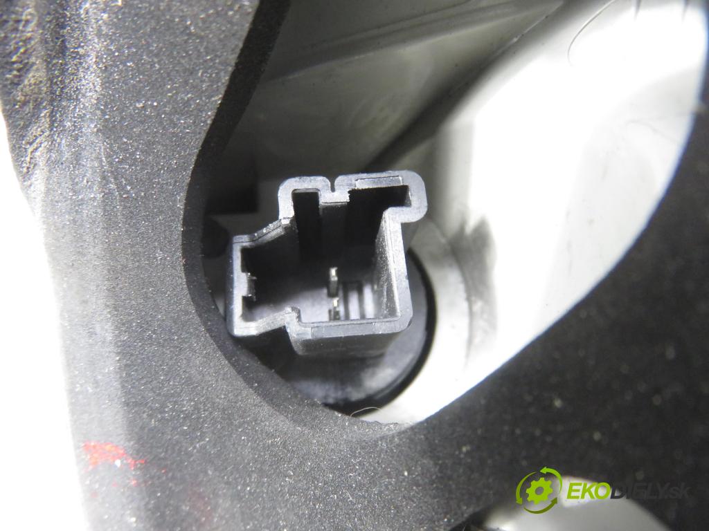FORD KUGA I SUV 2010 120,00 2.0 TDCi 4x4 - TXDA 1997,00 světlo levé zadní