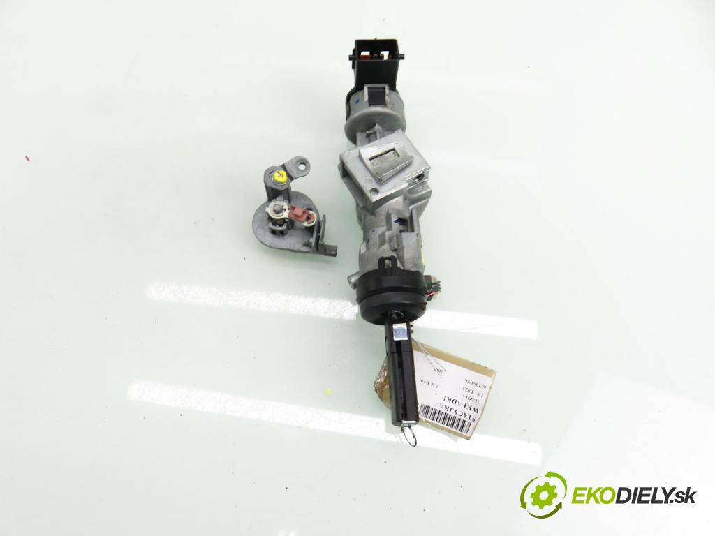MAZDA 5 (CR19) MINIVAN 2006 85,00 1.8 - L823 1798,00 spinačka / zámky 3M513F880AC