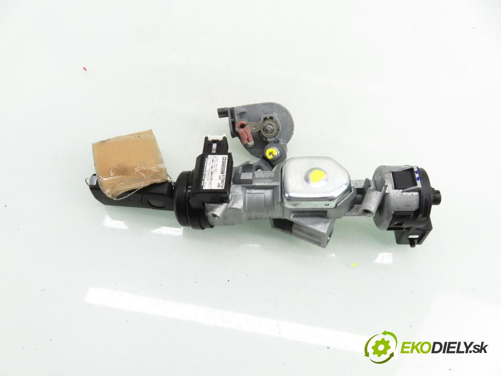 MAZDA 5 (CR19) MINIVAN 2006 85,00 1.8 - L823 1798,00 spinačka / zámky 3M513F880AC