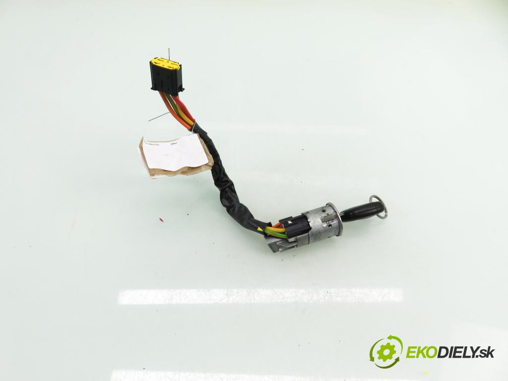 RENAULT CLIO II (BB_, CB_) HB 2003 55,00 1.2 16V (BB05, BB0W, BB11, BB27, BB2T, BB2U, BB2V, 1149,00 spínačka / VLOŽKY 