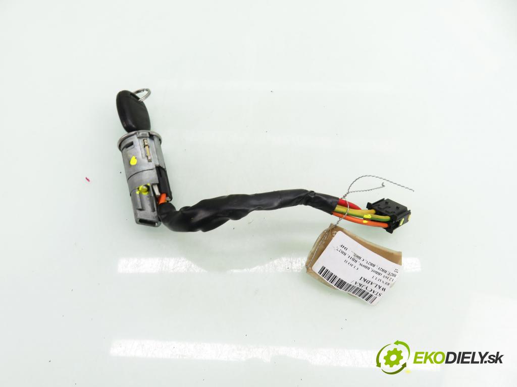 RENAULT CLIO II (BB_, CB_) HB 2003 55,00 1.2 16V (BB05, BB0W, BB11, BB27, BB2T, BB2U, BB2V, 1149,00 spinačka / zámky