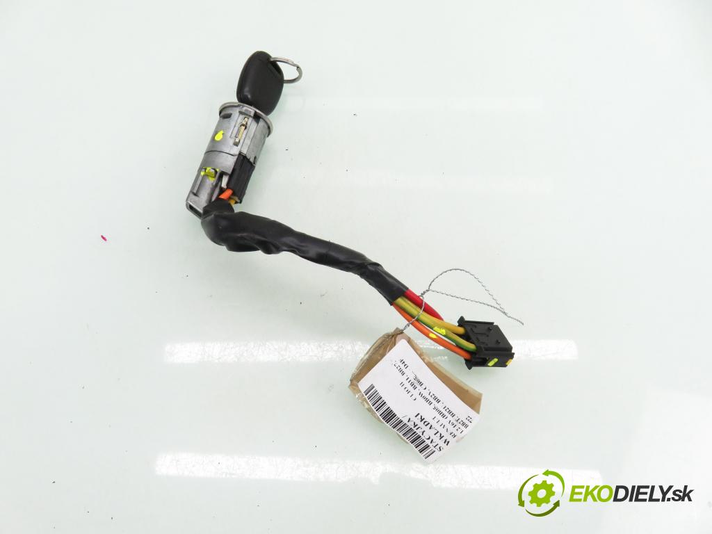 RENAULT CLIO II (BB_, CB_) HB 2003 55,00 1.2 16V (BB05, BB0W, BB11, BB27, BB2T, BB2U, BB2V, 1149,00 spinačka / zámky