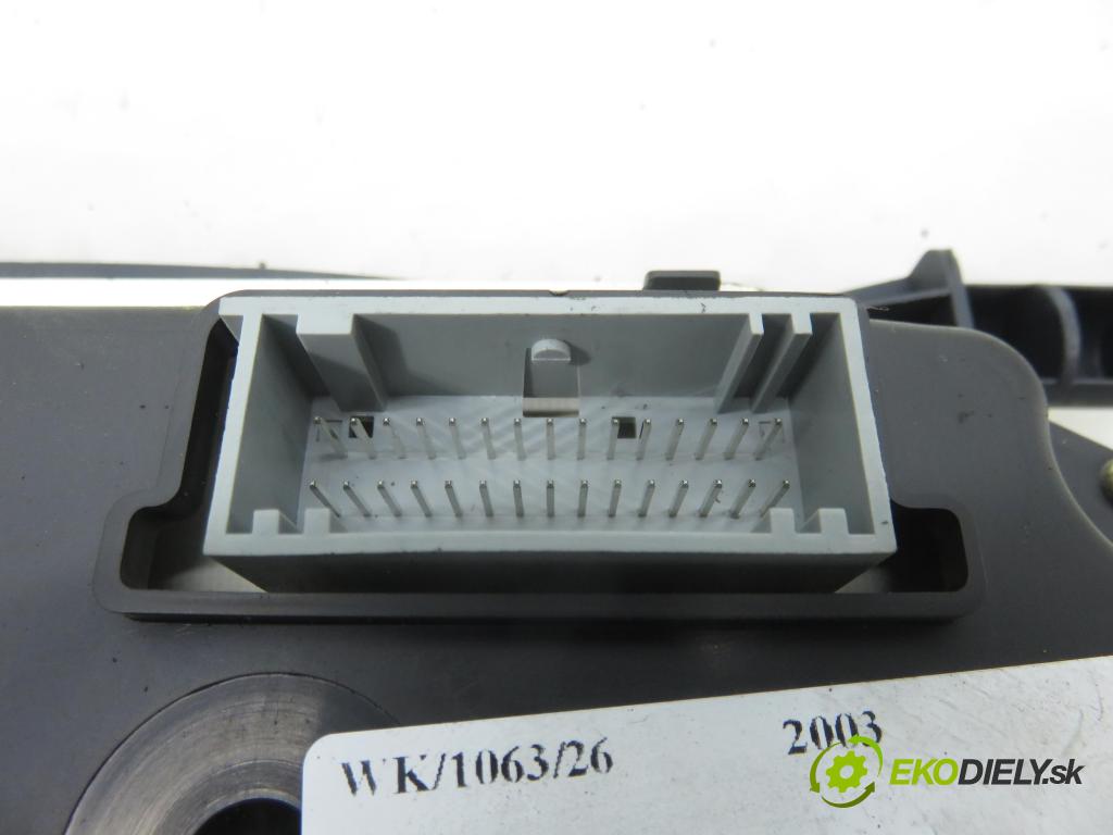 RENAULT CLIO II (BB_, CB_) HB 2003 55,00 1.2 16V (BB05, BB0W, BB11, BB27, BB2T, BB2U, BB2V, 1149,00 Prístrojovka elektrický P8200261102