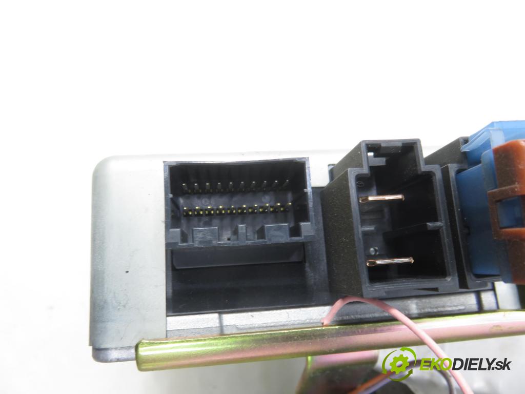 RENAULT CLIO II (BB_, CB_) HB 2003 55,00 1.2 16V (BB05, BB0W, BB11, BB27, BB2T, BB2U, BB2V, 1149,00 serv/podporovanie elektrické 7700437049 ; 6900000291 ; 8200061924B