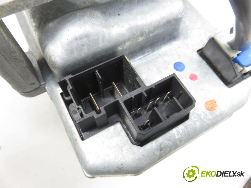 OPEL MERIVA A nadwozie wielkoprzestrzenne (MPV) (X03) HB 2004 74,00 1.6 16V - Z 16 XE 1598,00 serv/podporovanie elektrické 13153554 ; 26108652